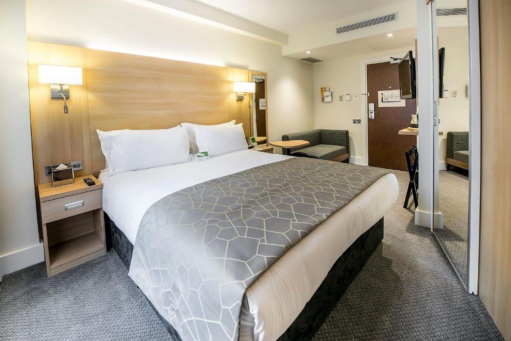 Holiday Inn London Kensington High Street  - 4 Star